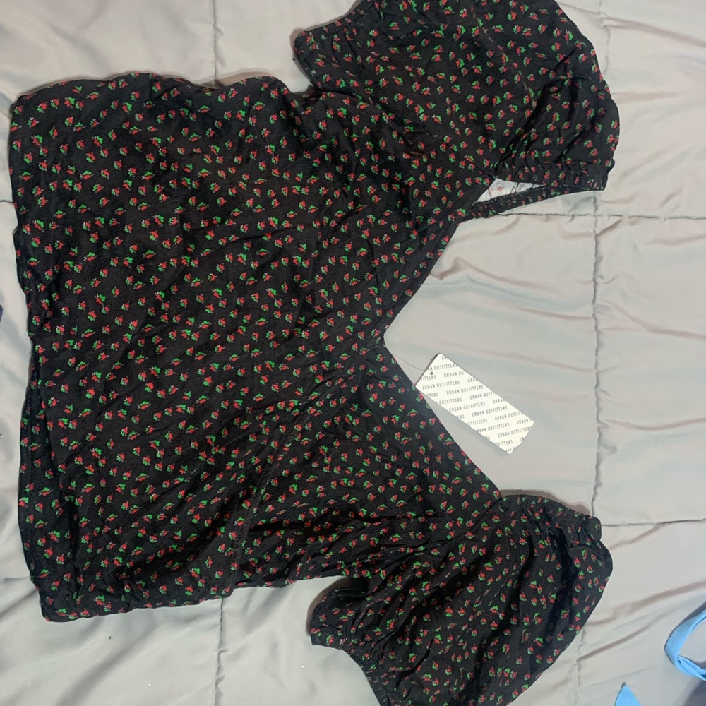 Urban Outfitters Black Floral Puff Sleeve Top